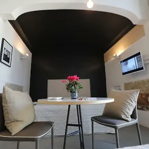 Bed & Breakfast The Station, Naples